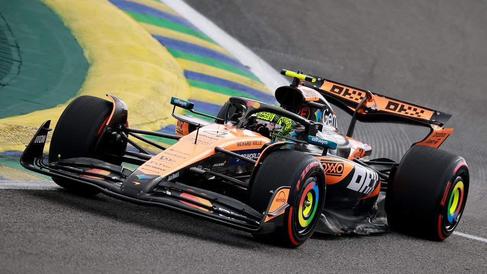 След грешка в началото на първата си летяща обиколка в