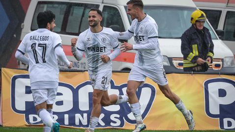  Ботев (Враца) си потегли с трите точки от 