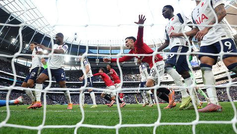 Бербатов посочи кой трябва да съжалява повече за равенството между Ман Юнайтед и Тотнъм