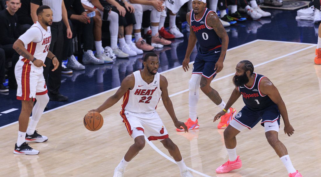 Маями вкара 54 точки на Шарлът само за една четвърт