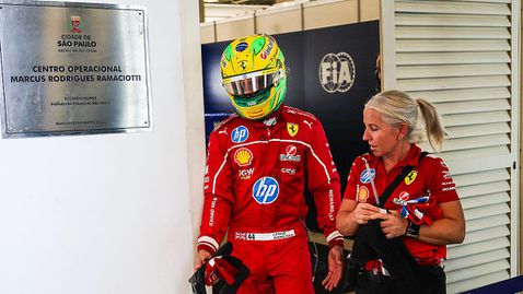 Защо Хамилтън се размина с наказанието вчера?