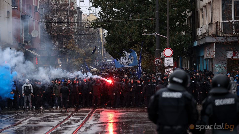 Шествия на феновете на Левски преди столичното дерби