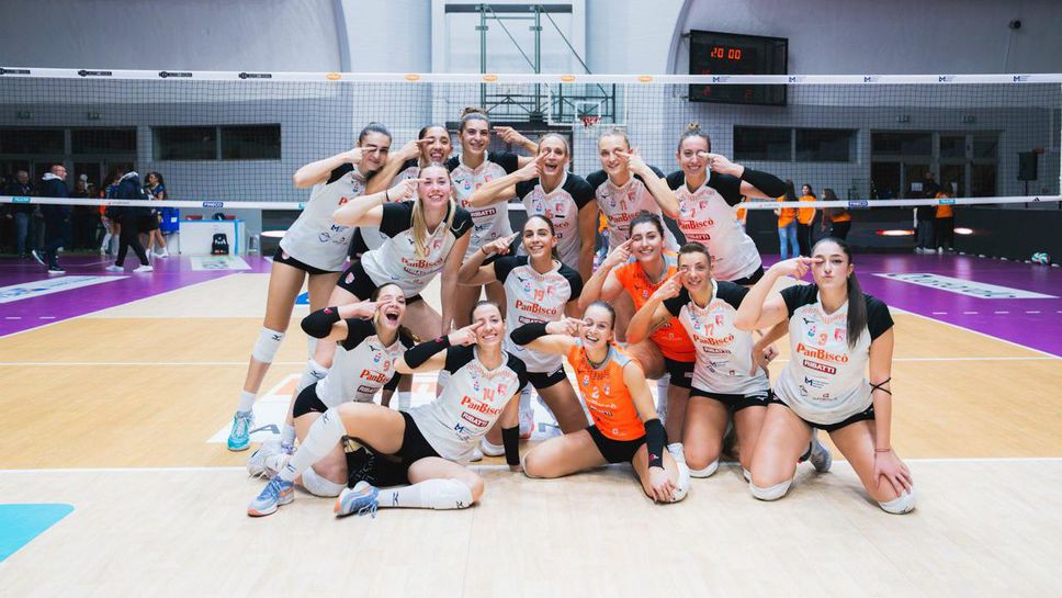 Българската волейболистка Моника Кръстева и нейният Панбиско Леонеса Алтамура записаха