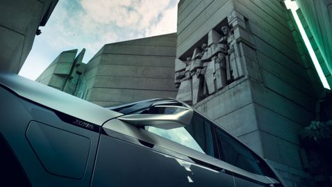 Вижте как BMW засне видеото на най-новия си концептуален модел в България