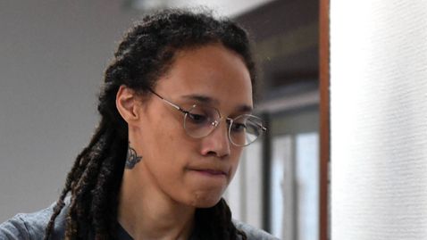 Бритни Гринър беше разменена за друг затворник след споразумение между САЩ и Русия