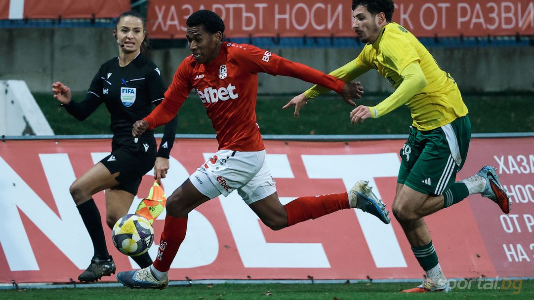 Защитник на ЦСКА 1948 каза каква е разликата между българския и боливийския футбол