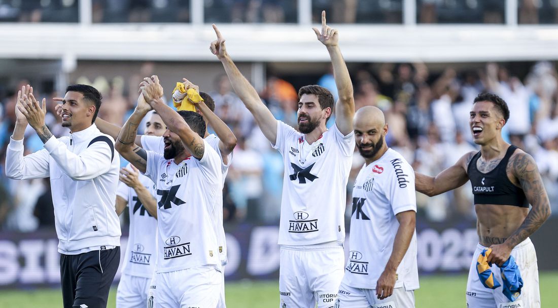 Сантос се спаси в последния кръг