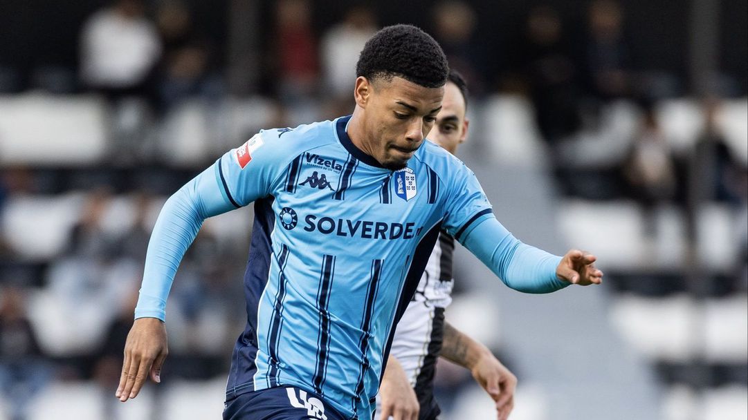 Бастунов с жълт картон при загуба на Визела