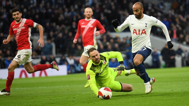  Тотнъм се изтеза с третодивизионен тим 