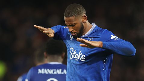 Евертън прекъсна негативната си серия в първия мач след раздялата с Шон Дайч