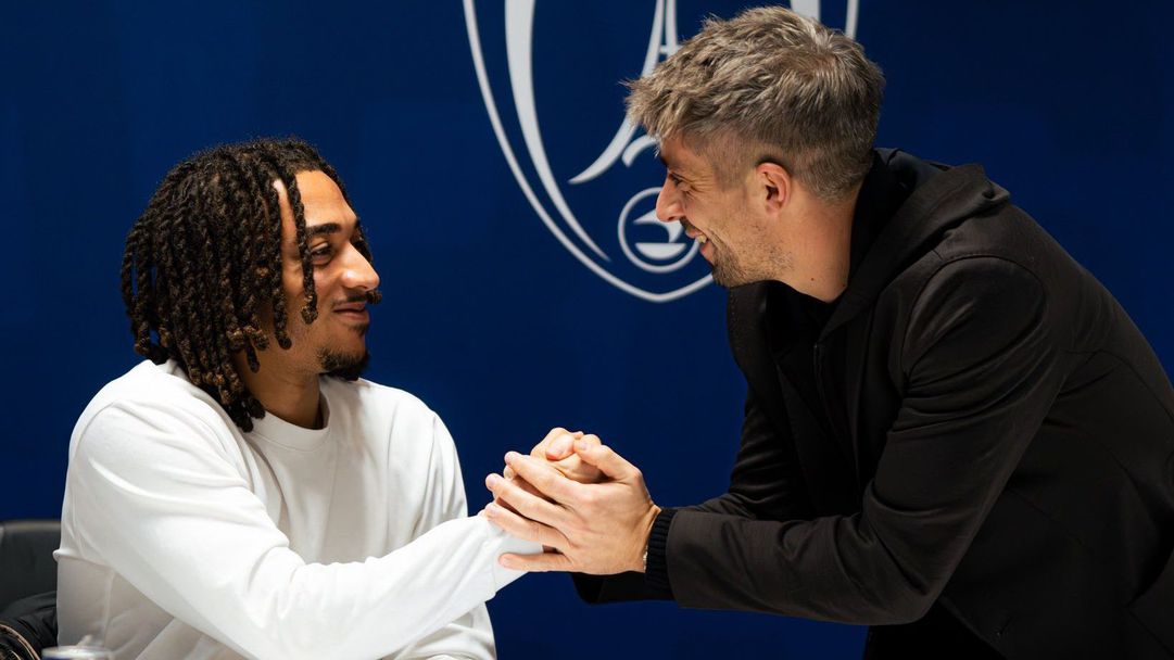 ФК Париж привлече нападател от Бърнли