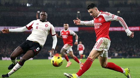 Мартинели се извини на Конър Брадли след грозните сцени на Арсенал - Ливърпул