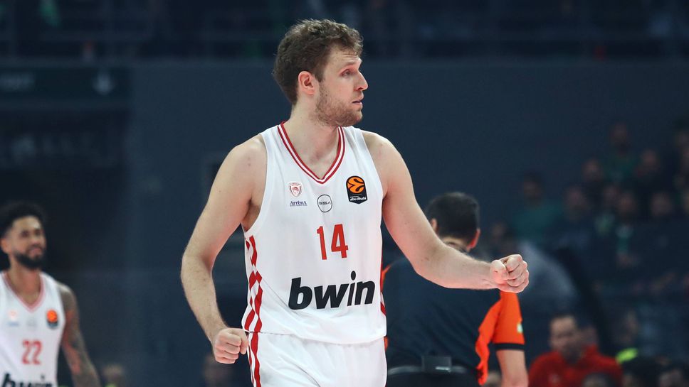 Неудържим Везенков отново се разправи с Байерн Мюнхен