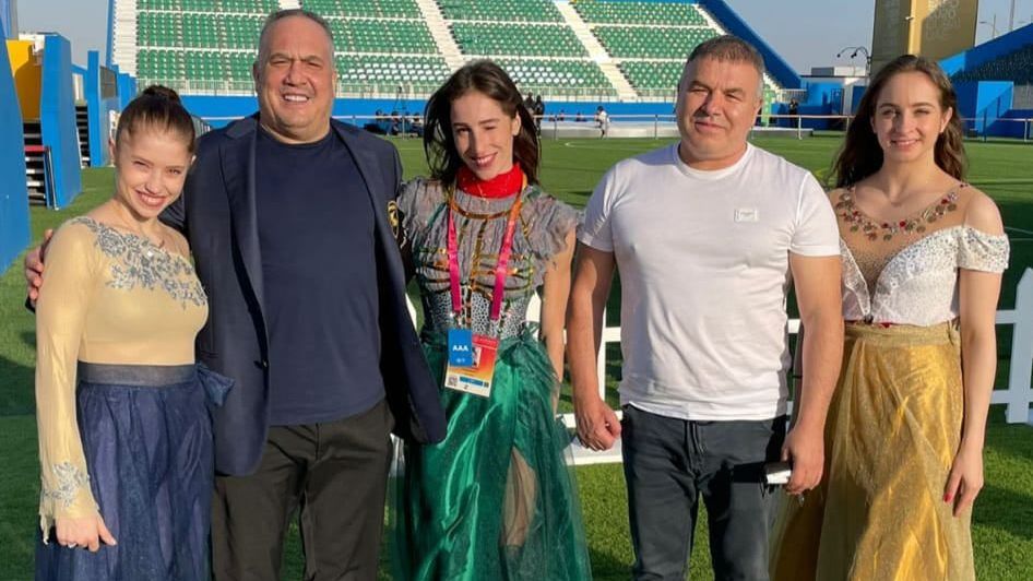 Шефовете на родното таекуондо и олимпийските шампионки с ансамбъла прославят България в ОАЕ