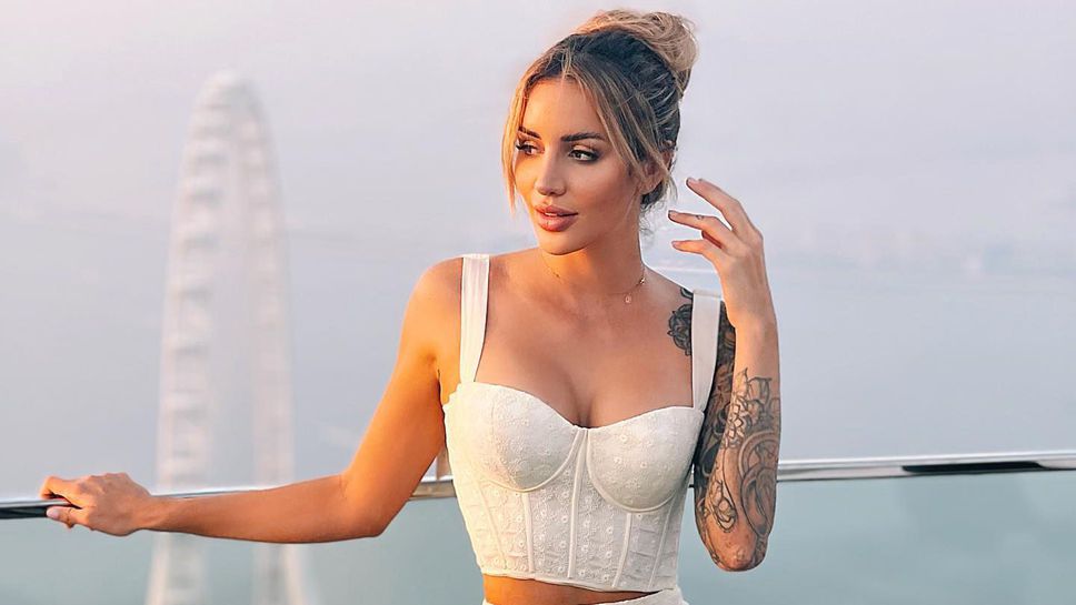 Мини бански не скри почти нищо от тялото на скандално тенис гадже