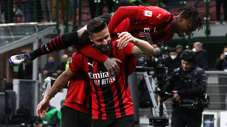 Милан се позабавлява срещу Лацио и си гарантира нов сблъсък с Интер