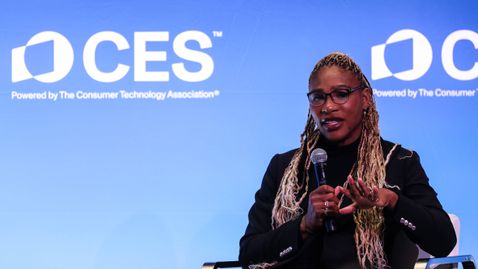 Серина Уилямс има право да се завърне на корта в края на месеца