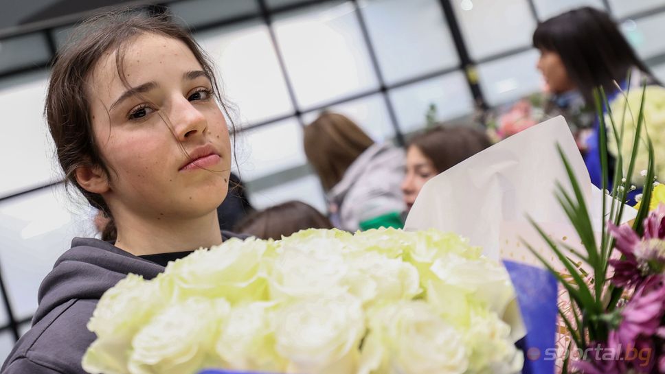 Българските сноубордисти се завърнаха от Зимните олимпийски игри в Милано