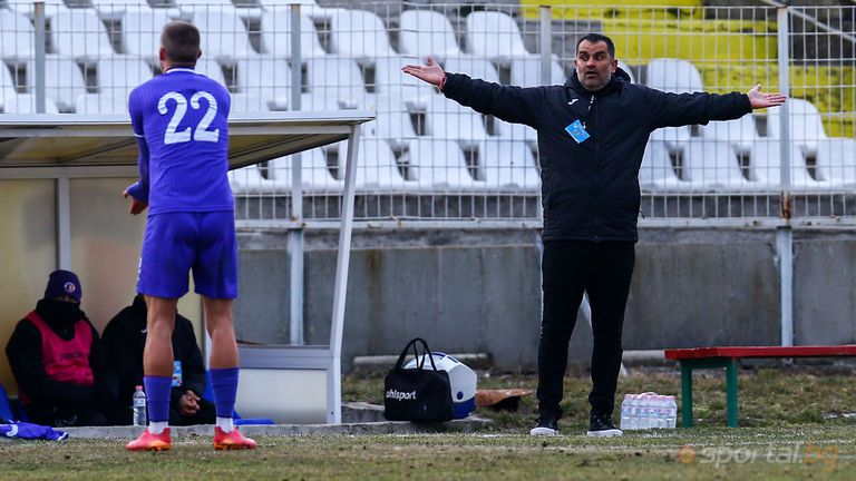 Старши треньорът на Етър Веселин Великов остана доволен от късната