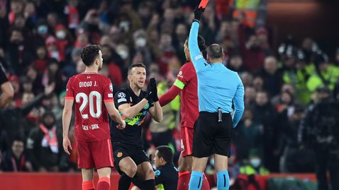  Анри и Шмайхел опазиха Санчес, италианските медии обаче го разкритикуваха 