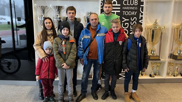 Деца от Украйна посетиха базата на Лудогорец и се срещнаха