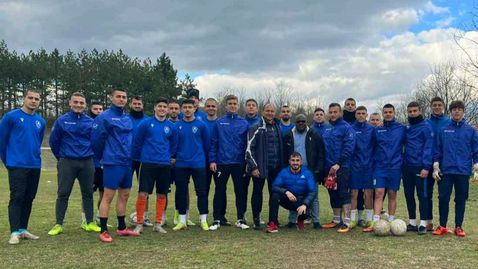  Малцина имаха вяра, само че Академик (Свищов) устоя 