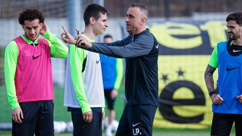  Ивайло Петев приготвя Лудогорец за мача с Черно мое 