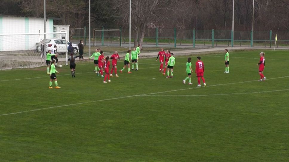 Яница Иванова направи резултата 4:1 в полза на Локомотив (Стара Загора)