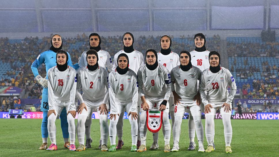 По-голямата част от женския национален отбор на Иран напусна Австралия, след като отказа предложеното убежище