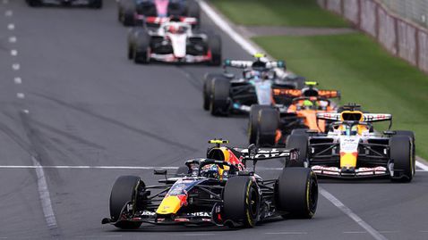 В Ред Бул похвалиха „фантастичния“ дебют на Исак Хаджар за тима