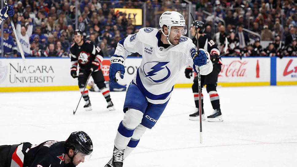 НХЛ глоби с 5000 долара нападател на Тампа Бей за бой