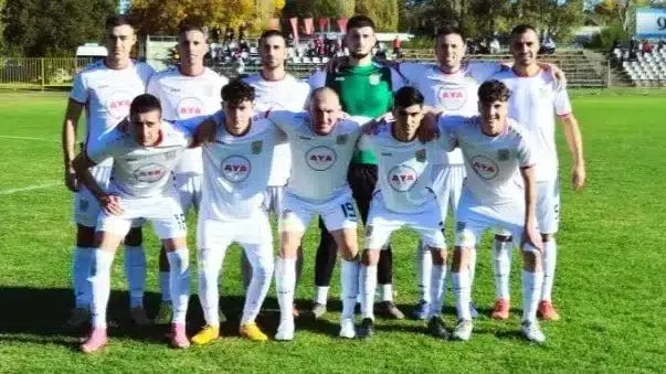 Ком с минимална победа в контрола