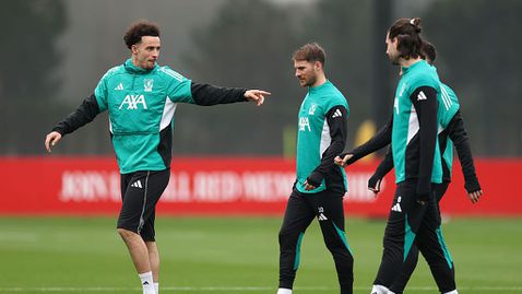 Мак Алистър тренира с Ливърпул, но Киеза отсъства