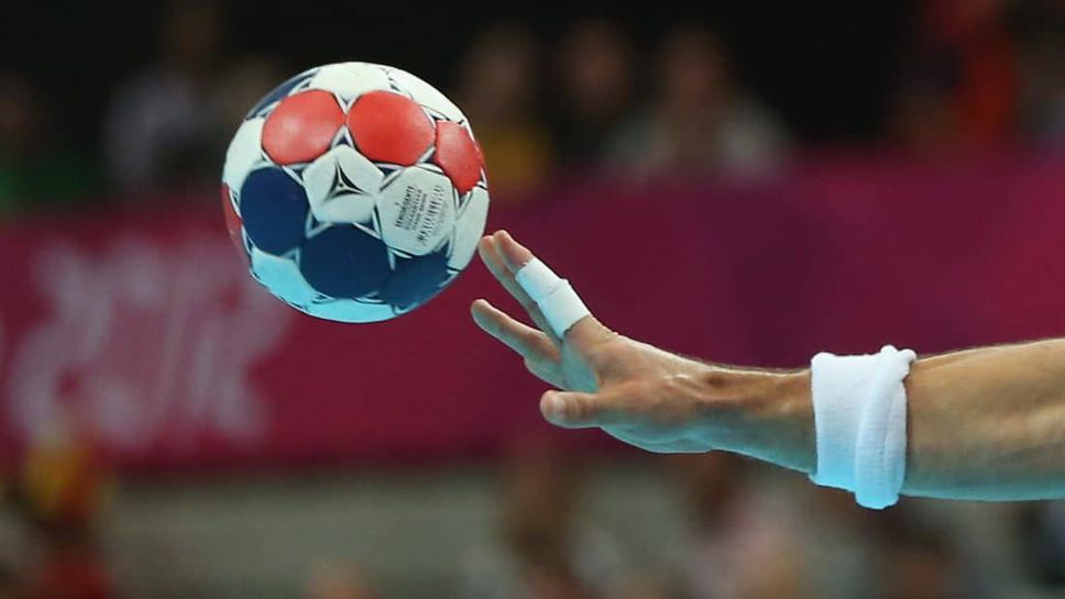 Осем хандбалистки от чуждестранни клубове в състава на България