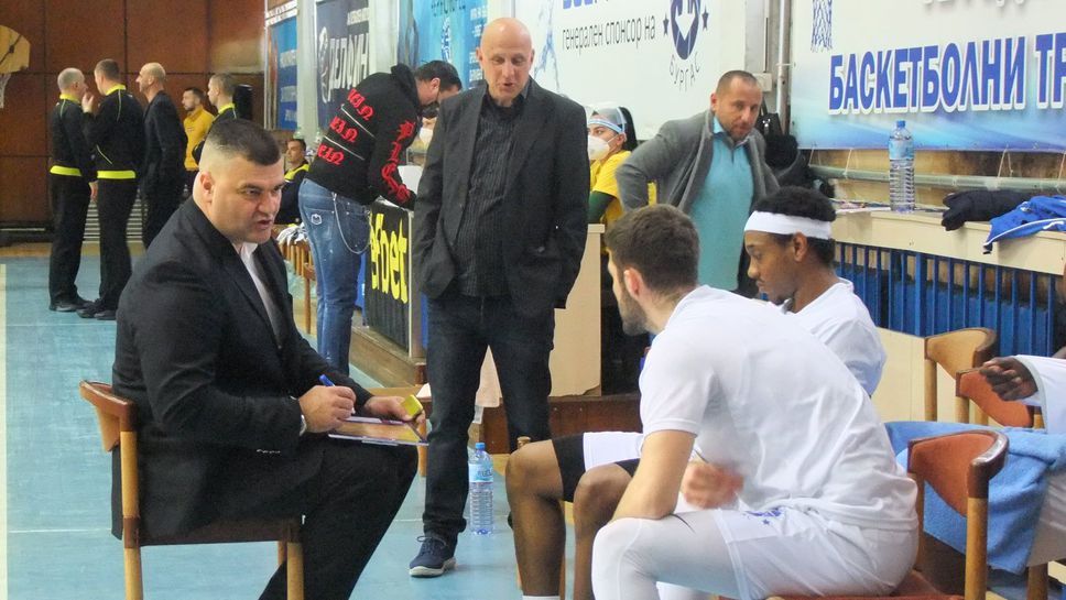 Васил Евтимов разкри кога би дал шанс на младите си играчи