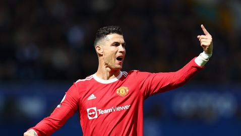  Обвиниха Кристиано Роналдо, че е строшил смарт телефона на почитател 