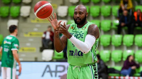 Играч на кръга - Седариан Рейнс