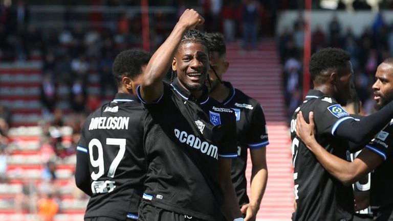 Оксер спечели важни три точки след като не срещна затруднения