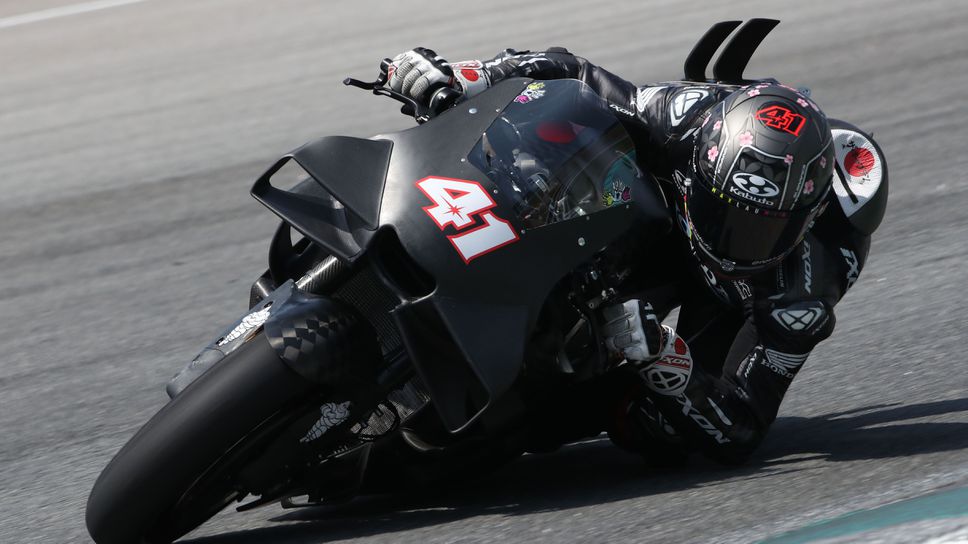 Алейш Еспаргаро е с четири счупени прешлена след падане на тестове в Малайзия