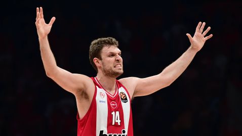 Христо Стоичков изненада Везенков с новината, че за втори път е MVP в Евролигата