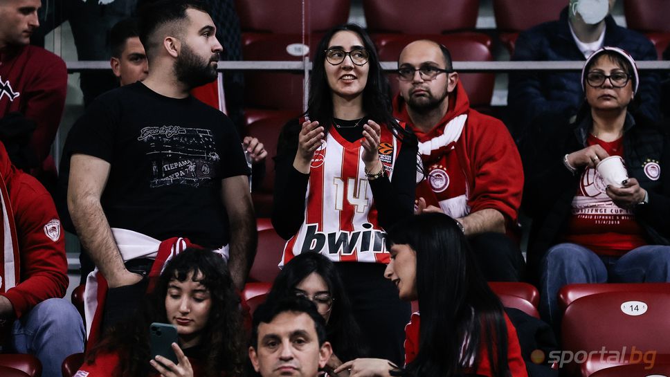 Очаквайте на живо: Апоел - Олимпиакос