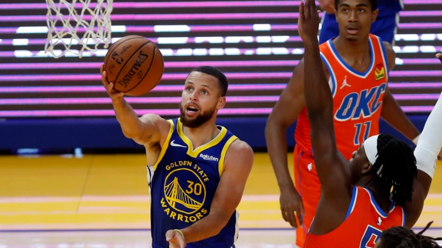 Стеф Къри наниза 49 точки и 11 тройки при  успеха на Голдън Стейт над Оклахома (видео)