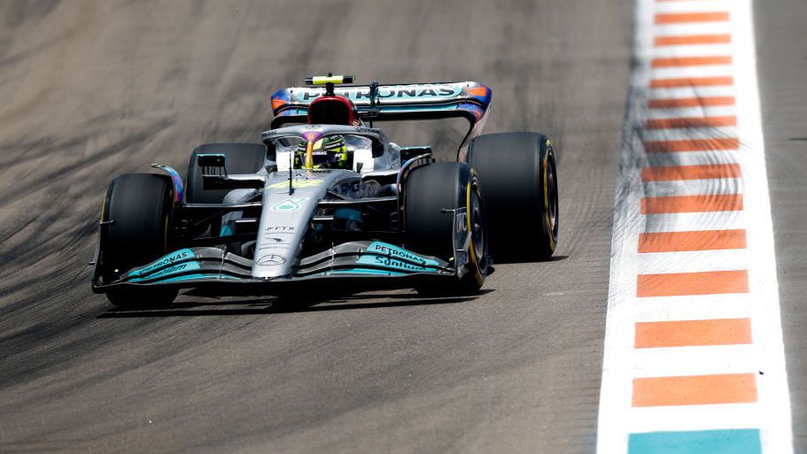 Хамилтън се отказа да критикува Мерцедес