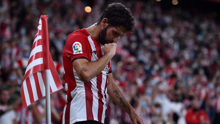 Халфът на Атлетик Билбао Раул Гарсия подписа нов договор с