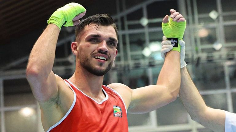 България вече има трима четвъртфиналисти на световното първенство по бокс