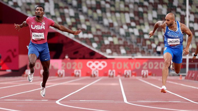 Световният шампион на 100 метра Фред Кърли ще се изправи