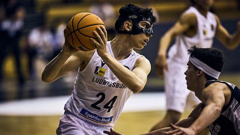 Станислав Хинков пред Sportal.bg - за младежката Шампионска лига, историческия сезон в Германия и развитието си в Лудвигсбург