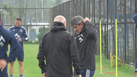 Левски тренира без юношите под дъжда