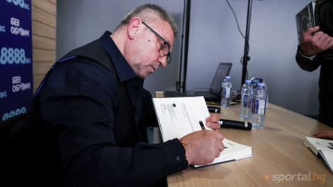 Привърженици на Левски приветстваха Искренов във Варна