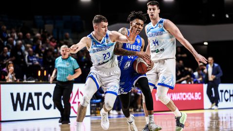  Дерби и скандал в Самоков, съдиите пратиха мениджъра на Спартак на трибуните 